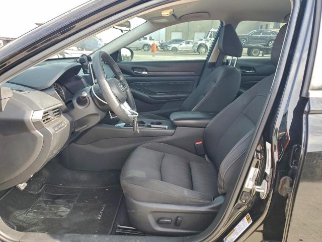 Nissan Altima S Image 4