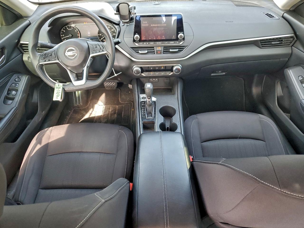 Nissan Altima S Image 2