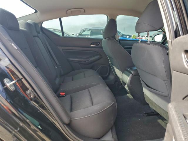 Nissan Altima S Image 11