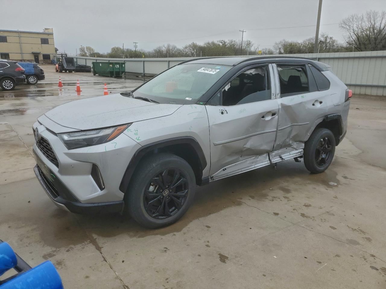 Toyota RAV4 Xse Image 1