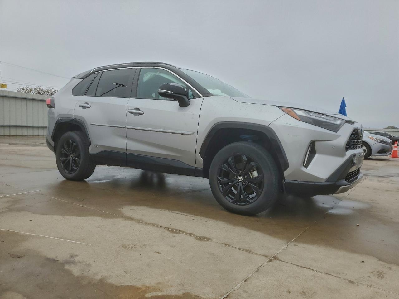 Toyota RAV4 Xse Image 4