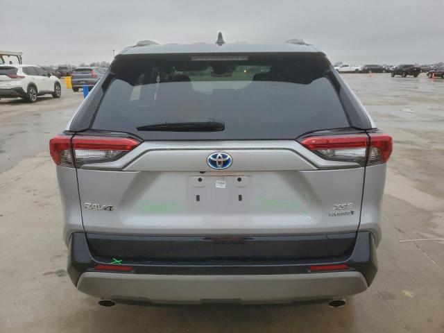 Toyota RAV4 Xse Image 6