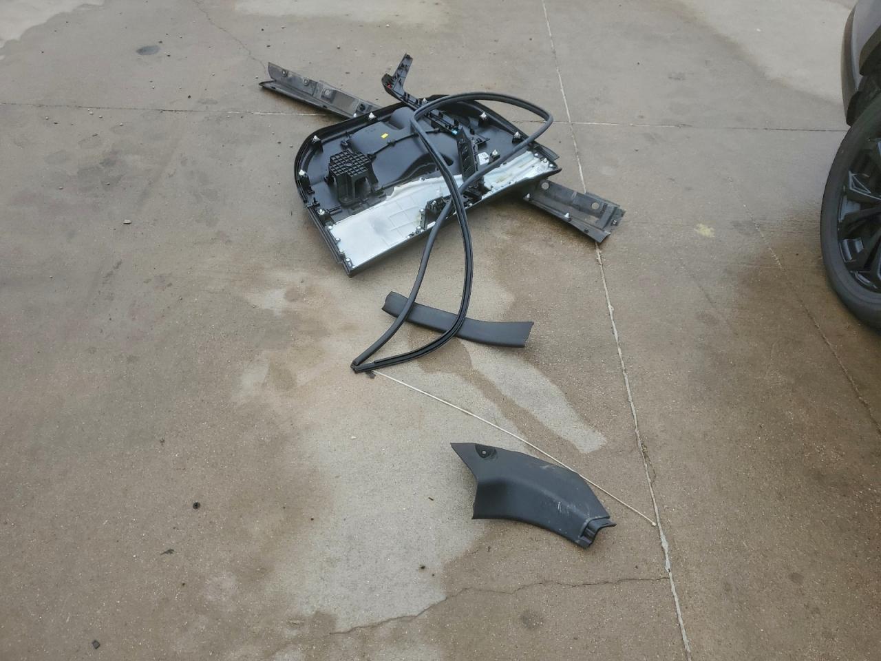 Toyota RAV4 Xse Image 11