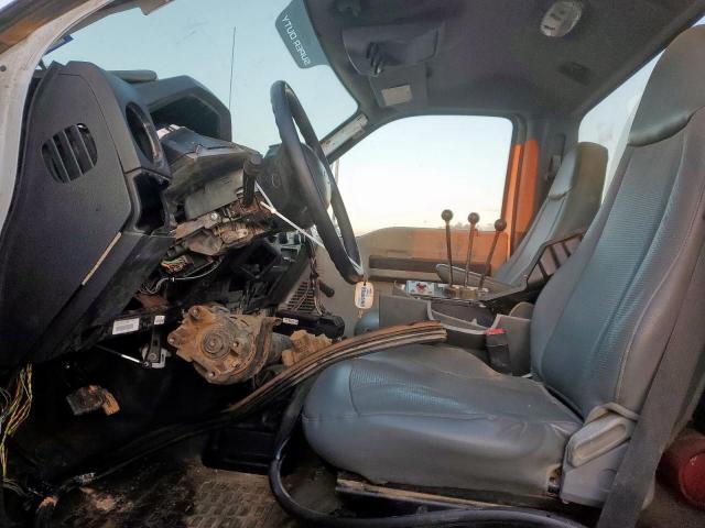 Ford F-750 Super Duty Image 6