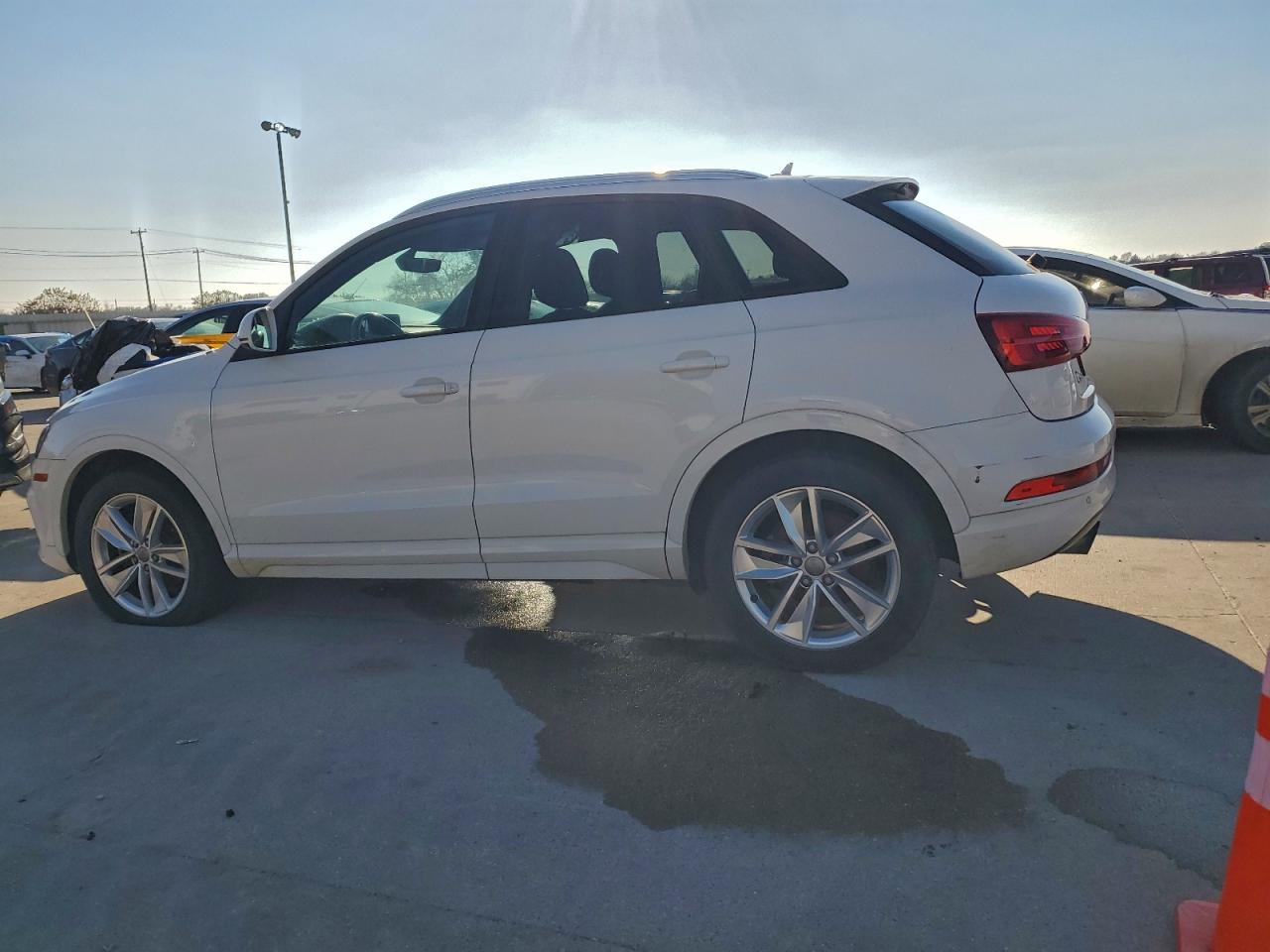 Audi Q3 Premium Image 5