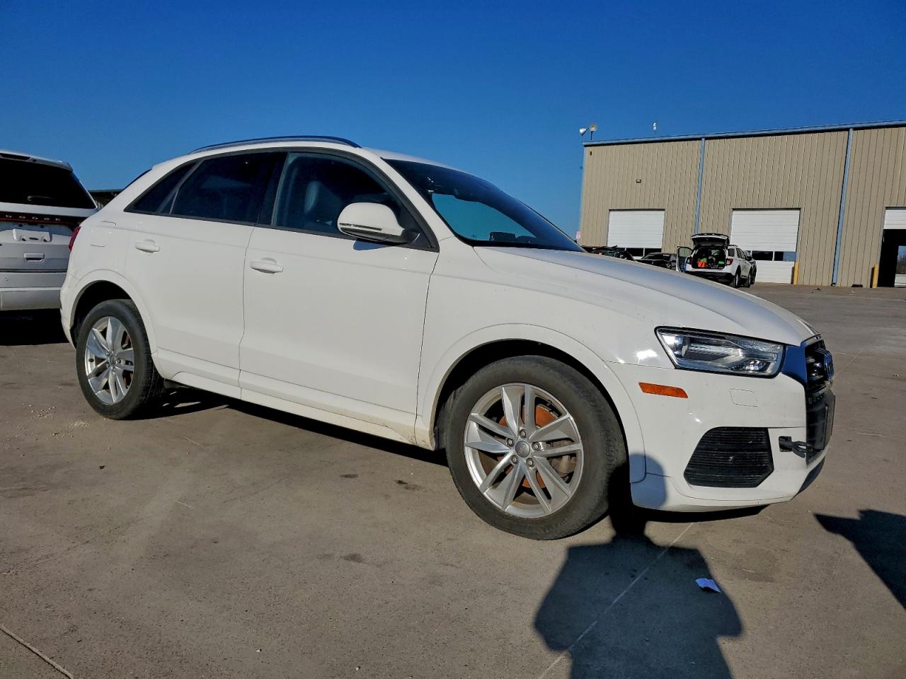 Audi Q3 Premium Image 9