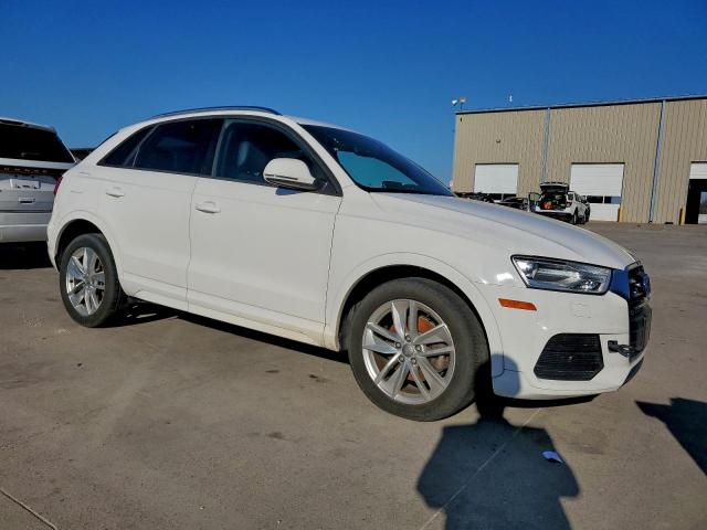 Audi Q3 Premium Image 9