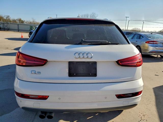 Audi Q3 Premium Image 2