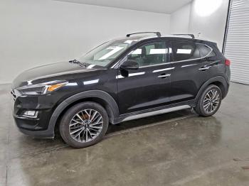  Salvage Hyundai TUCSON
