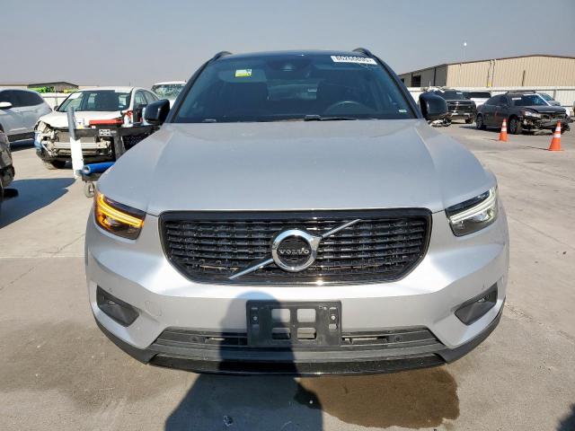 Volvo XC40 T5 Momentum Image 9