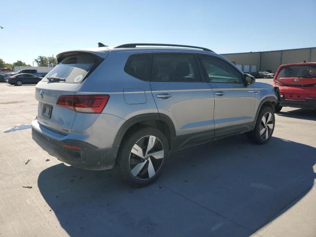 Volkswagen Taos S Image 2