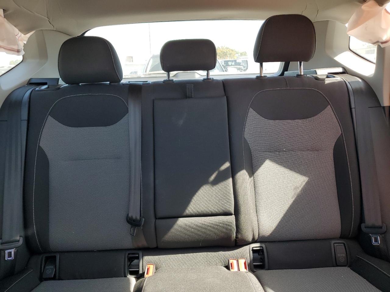 Volkswagen Taos S Image 9