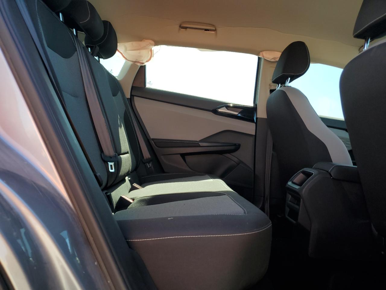 Volkswagen Taos S Image 10