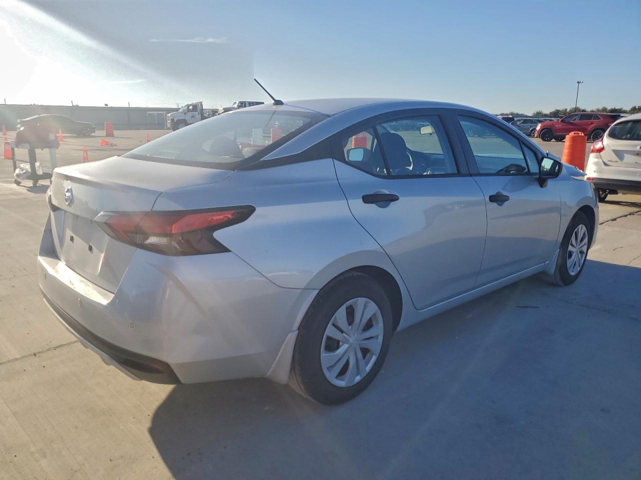 Nissan Versa S Image 6