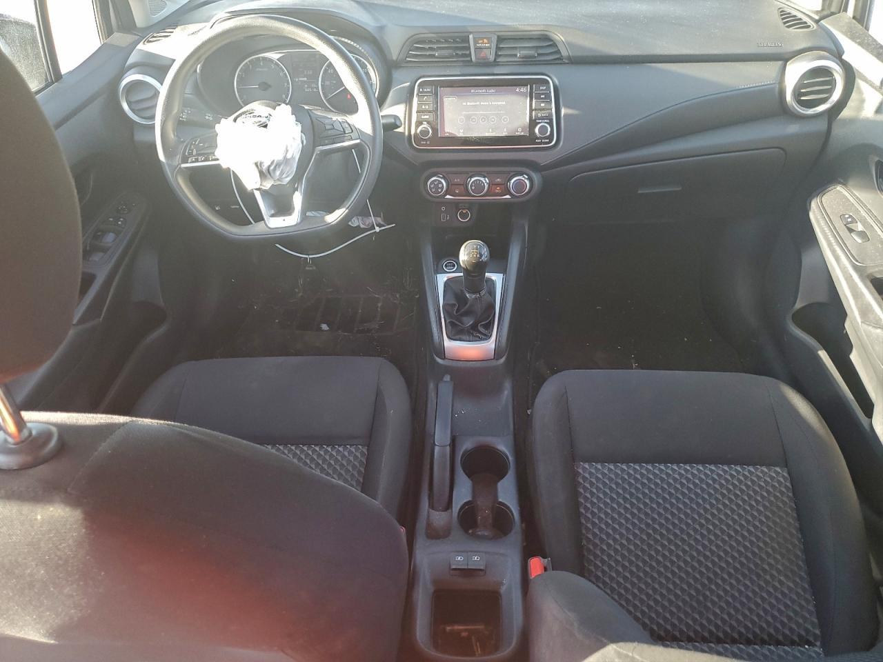 Nissan Versa S Image 3