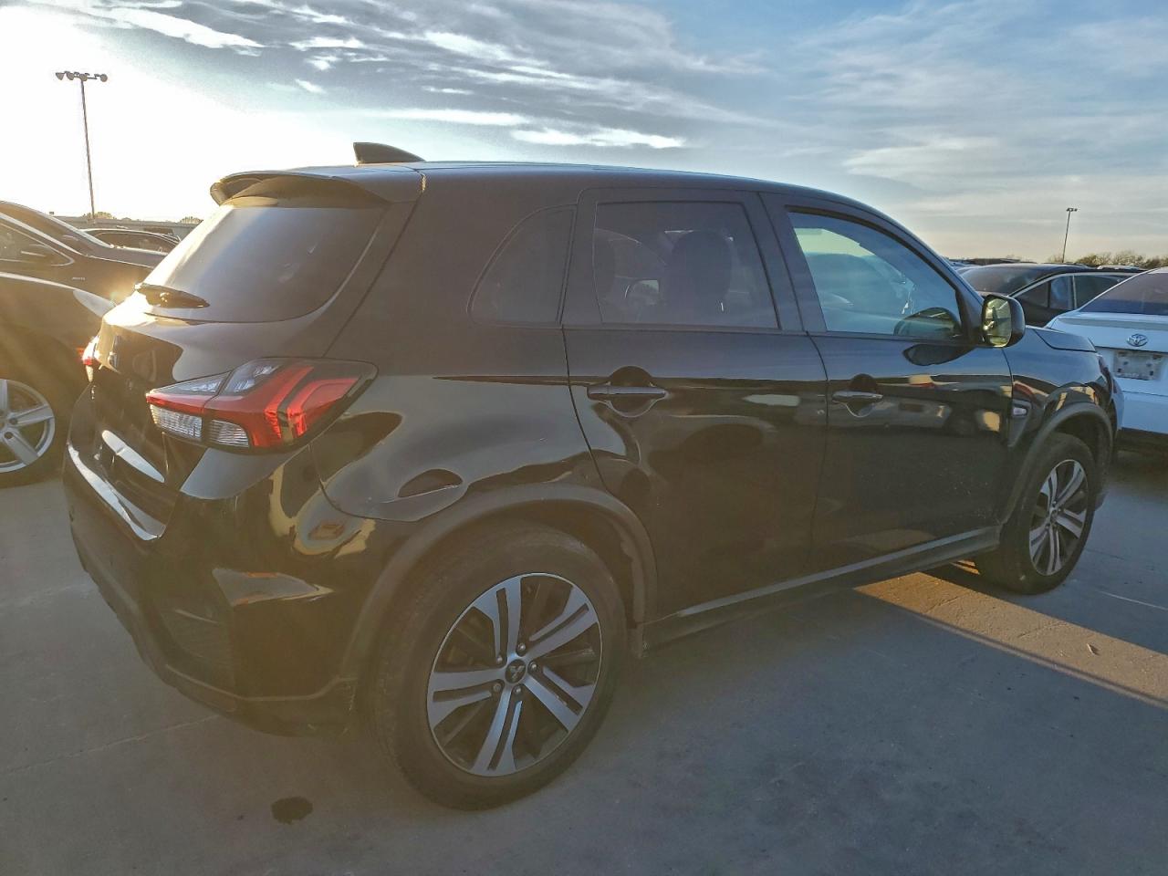 Mitsubishi Outlander Es Image 6