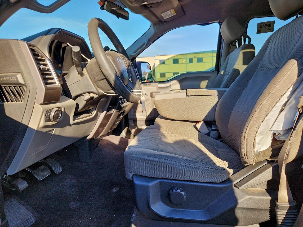 Ford F-150 Supercrew Image 6