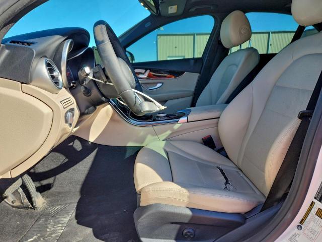 Mercedes-Benz C-Class 300 Image 8