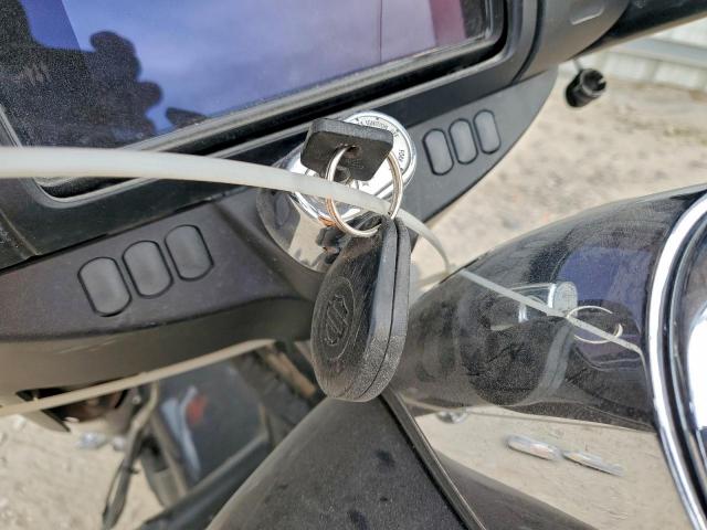 Harley-Davidson Fl Image 8