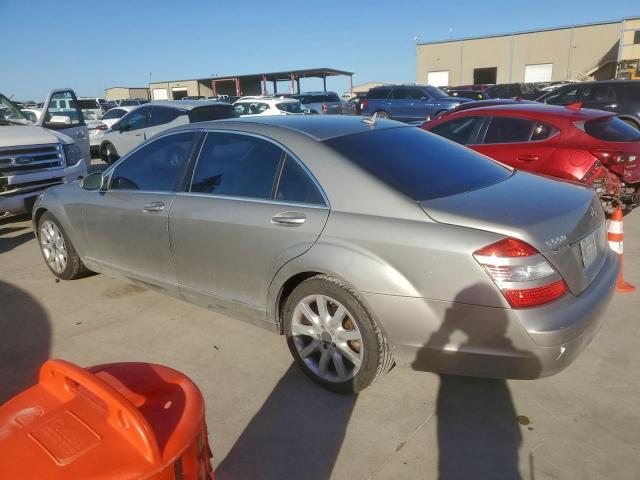 Mercedes-Benz S-Class 550 Image 12