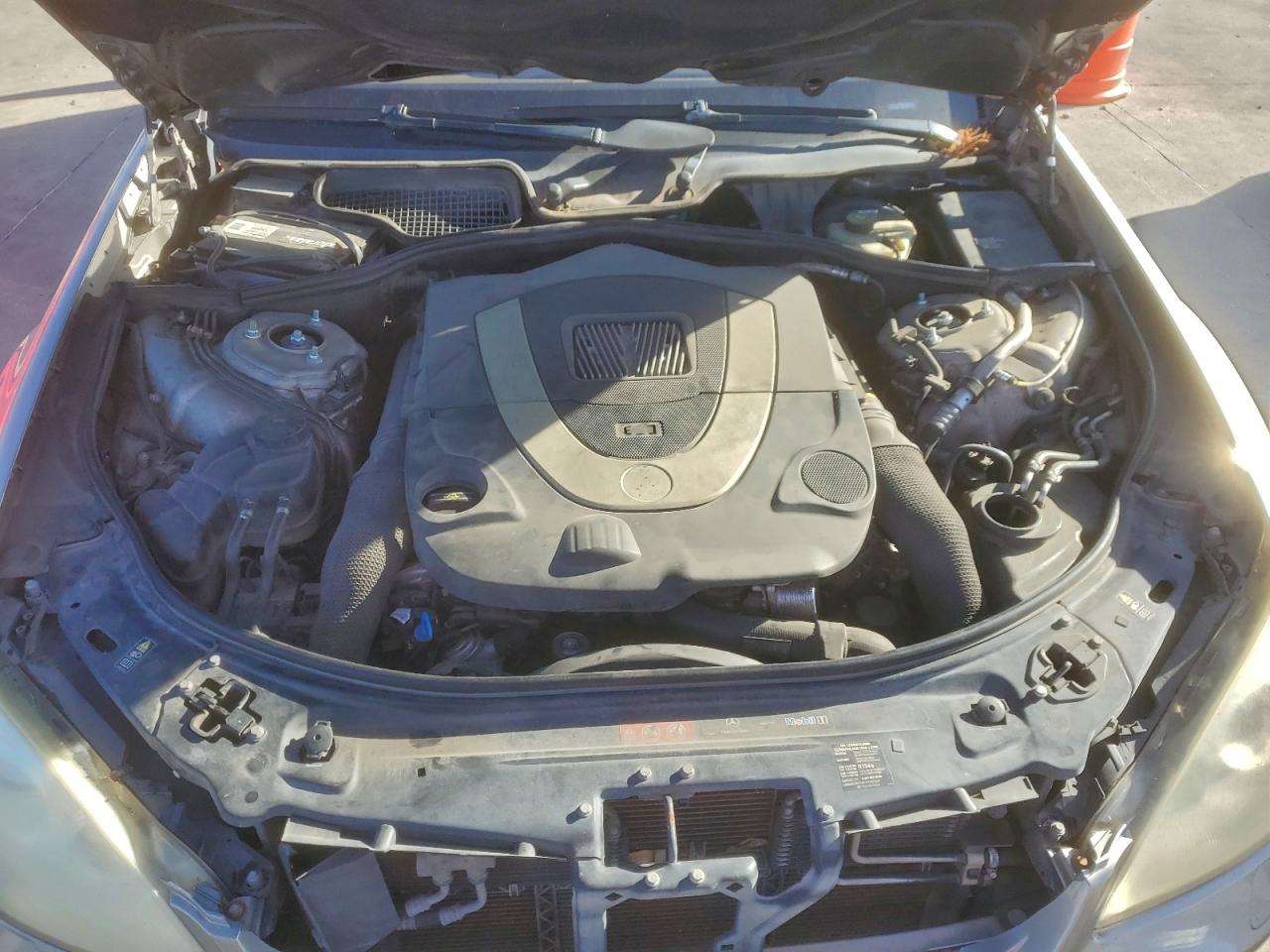 Mercedes-Benz S-Class 550 Image 7