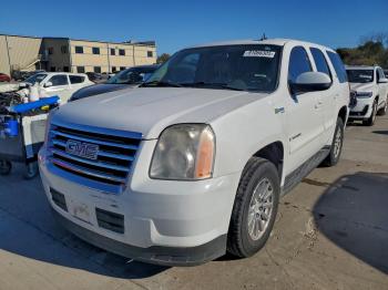  Salvage GMC Yukon