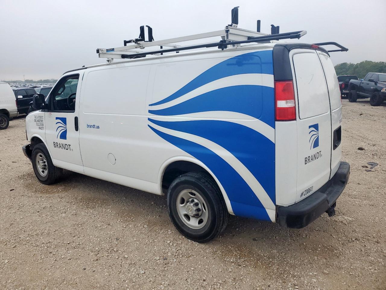 Chevrolet Express Image 2