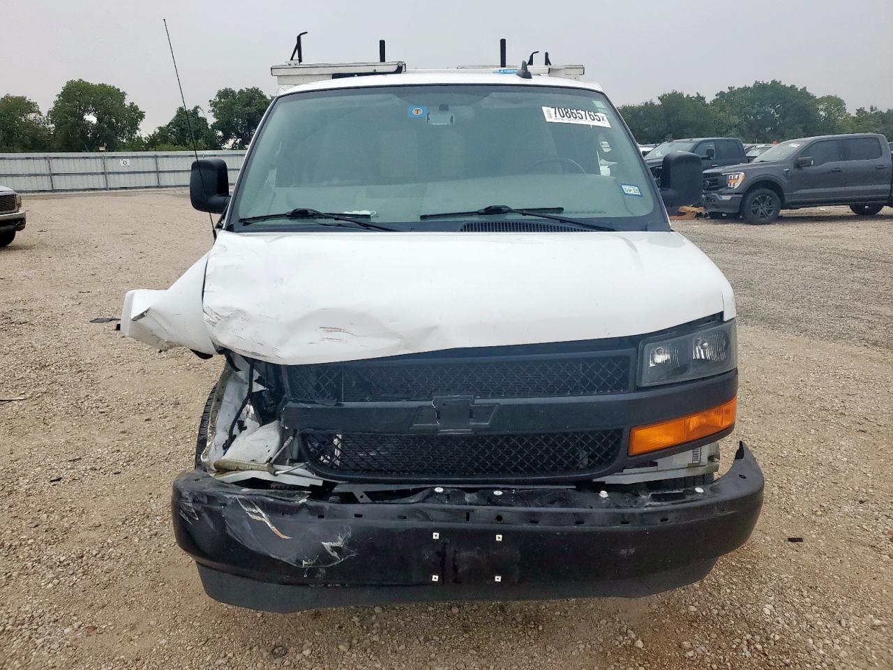 Chevrolet Express Image 10