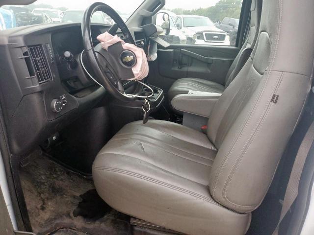 Chevrolet Express Image 13