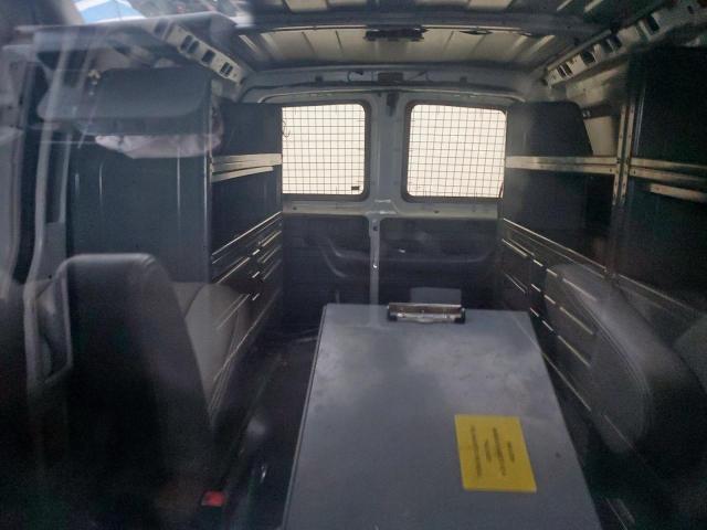 Chevrolet Express Image 8