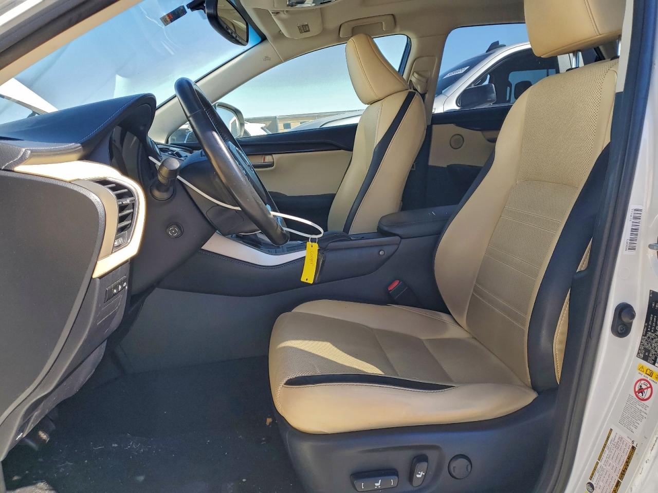 Lexus NX 200t Base Image 5