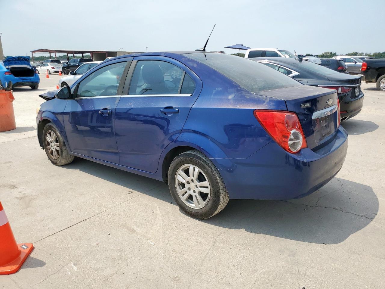 Chevrolet Sonic Lt Image 9