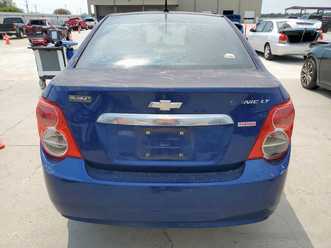 Chevrolet Sonic Lt Image 2