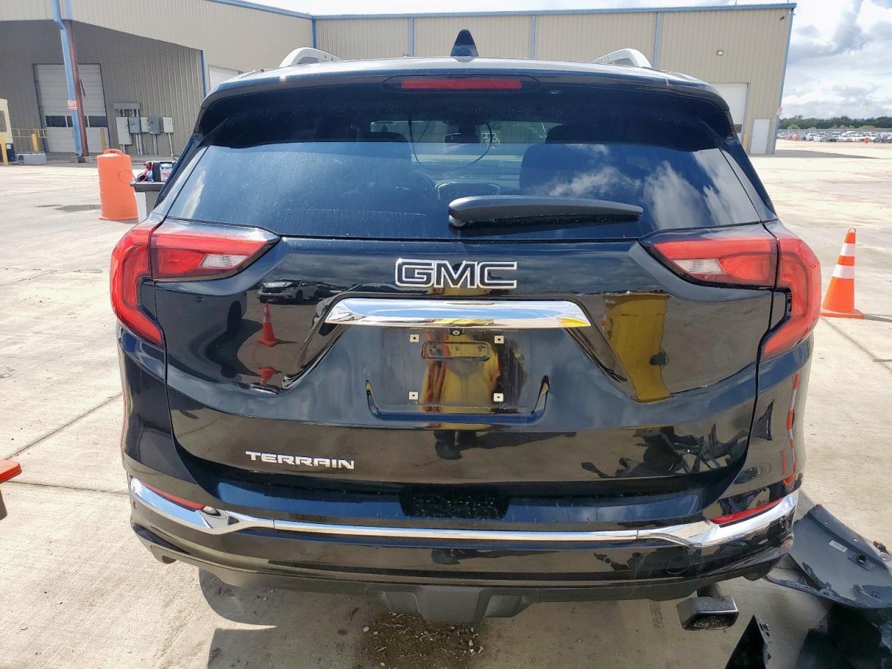 GMC Terrain Denali Image 12