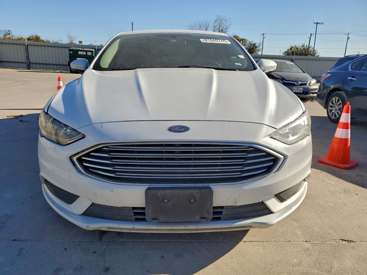 Ford Fusion Se Hybrid Image 12