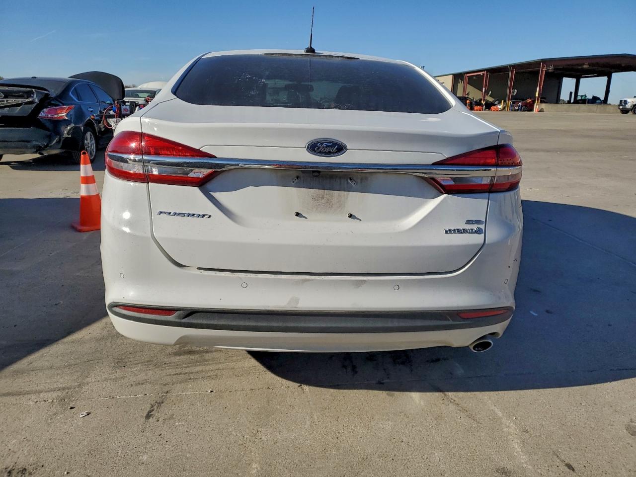 Ford Fusion Se Hybrid Image 9