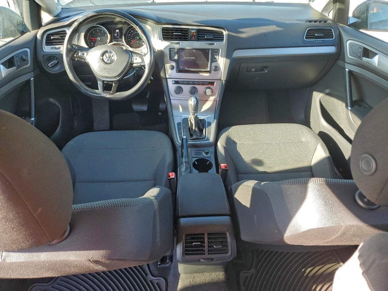 Volkswagen Golf S/se Image 13