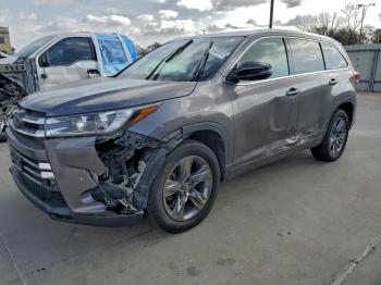  Salvage Toyota Highlander