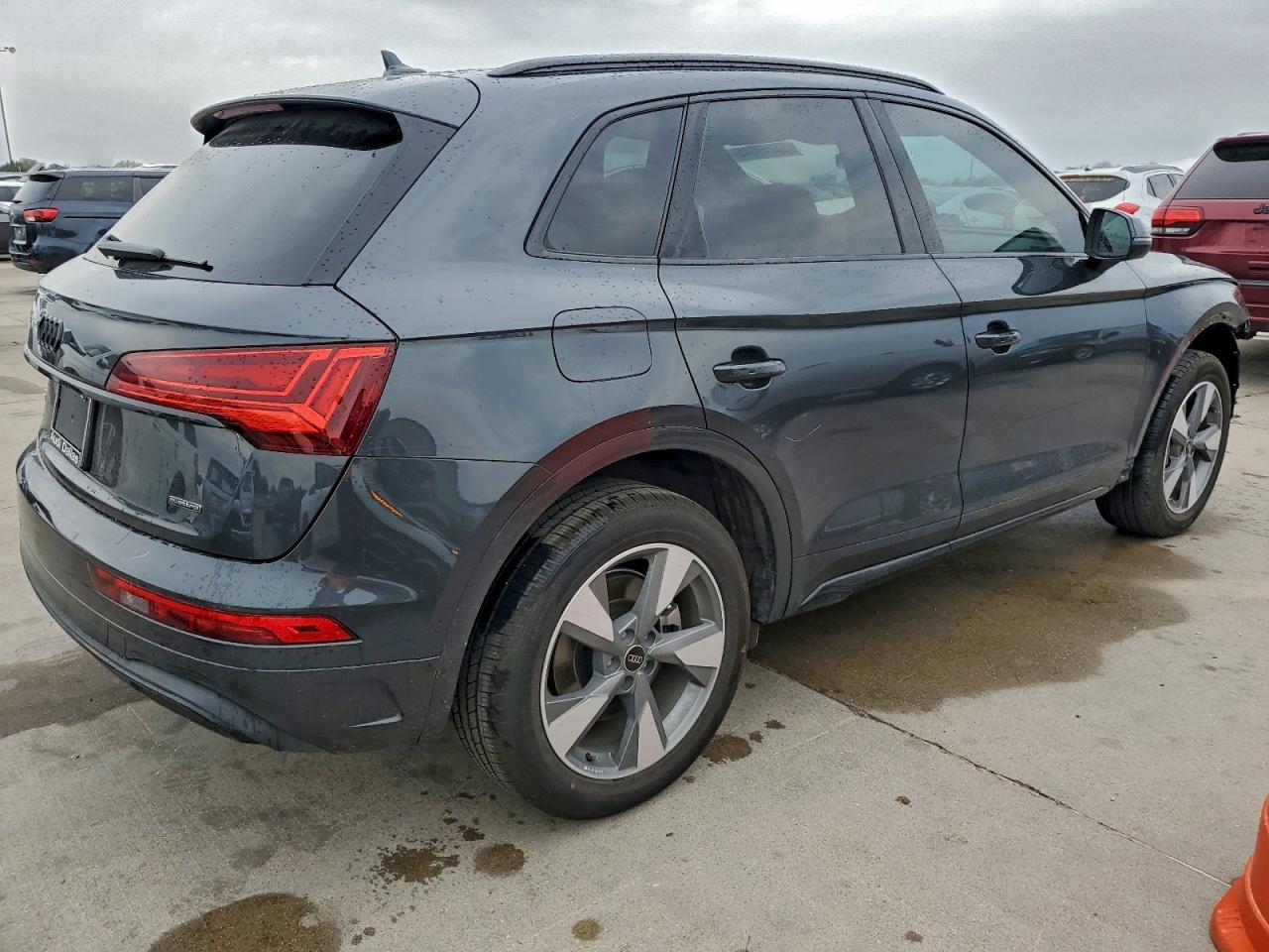 Audi Q5 Premium 40 Image 11