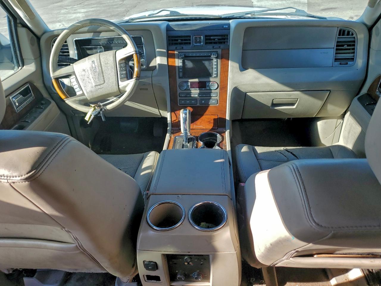 Lincoln Navigator L Image 8