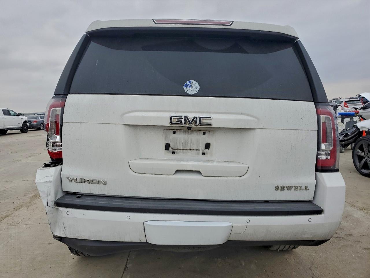 GMC Yukon Slt Image 3