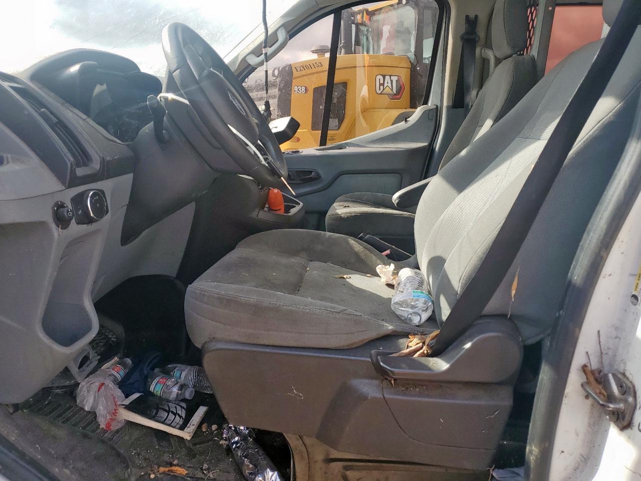 Ford Transit T-250 Image 3