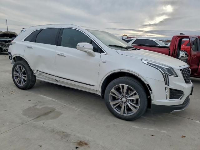 Cadillac XT5 Premium Luxury Image 2