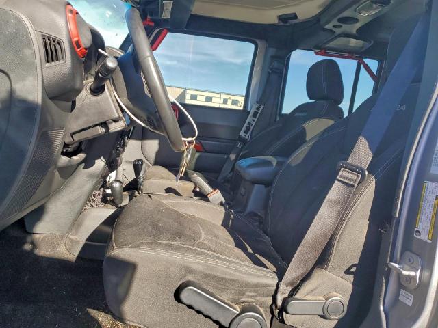 Jeep Wrangler Sahara Image 4