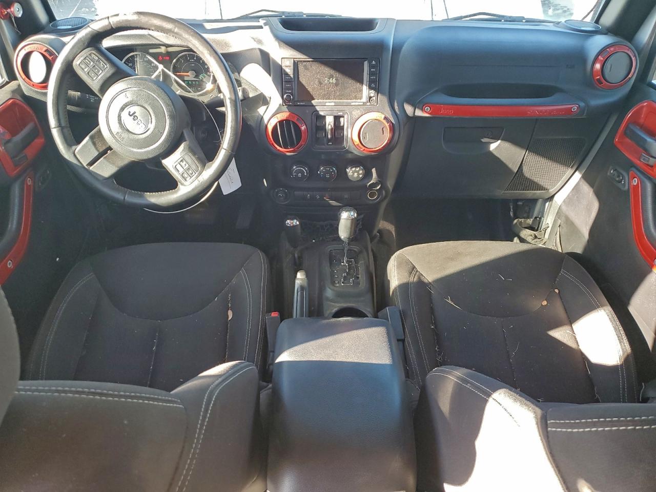 Jeep Wrangler Sahara Image 6