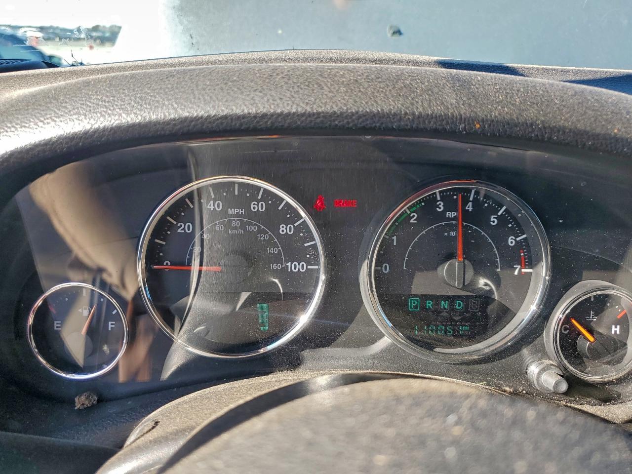 Jeep Wrangler Sahara Image 7