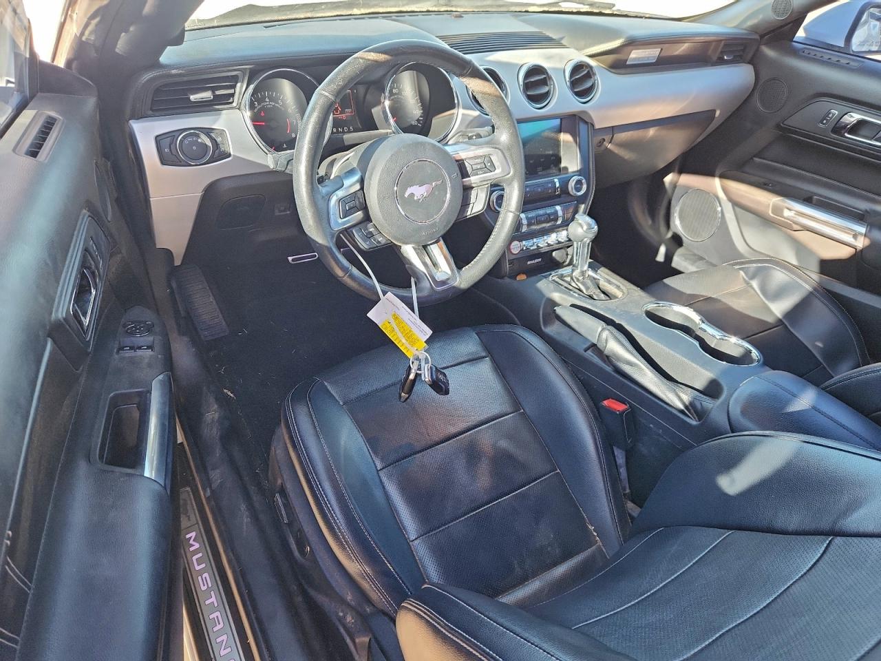 Ford Mustang Image 7