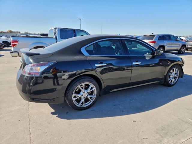 Nissan Maxima S Image 2