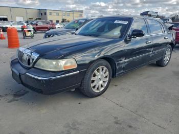  Salvage Lincoln Towncar