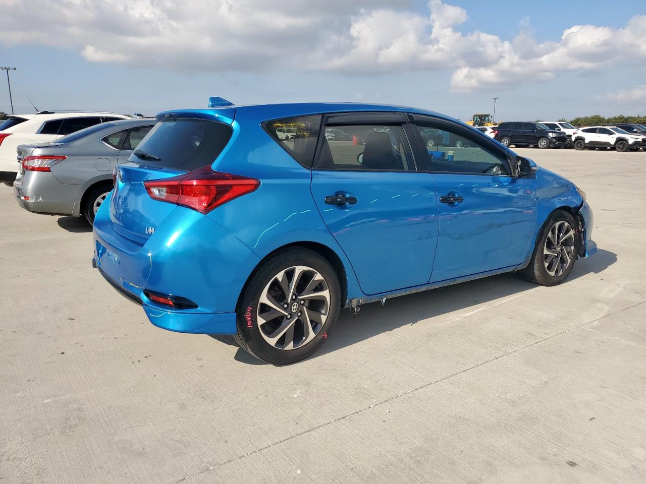 Toyota Scion Image 11